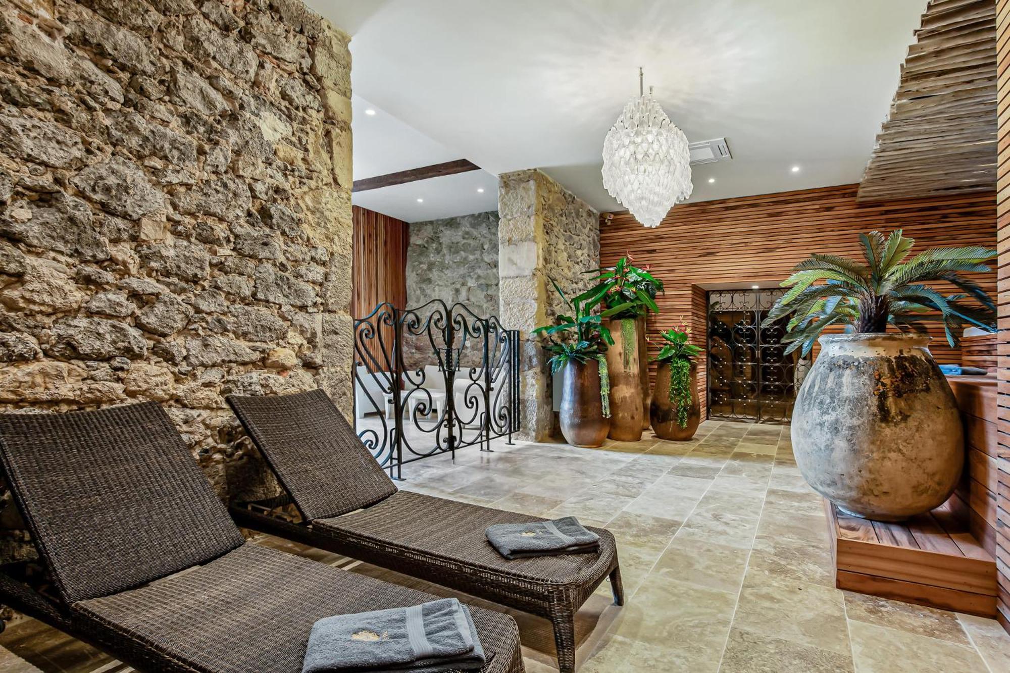 Chateau Hermitage De Combas Aparthotel Servian Buitenkant foto