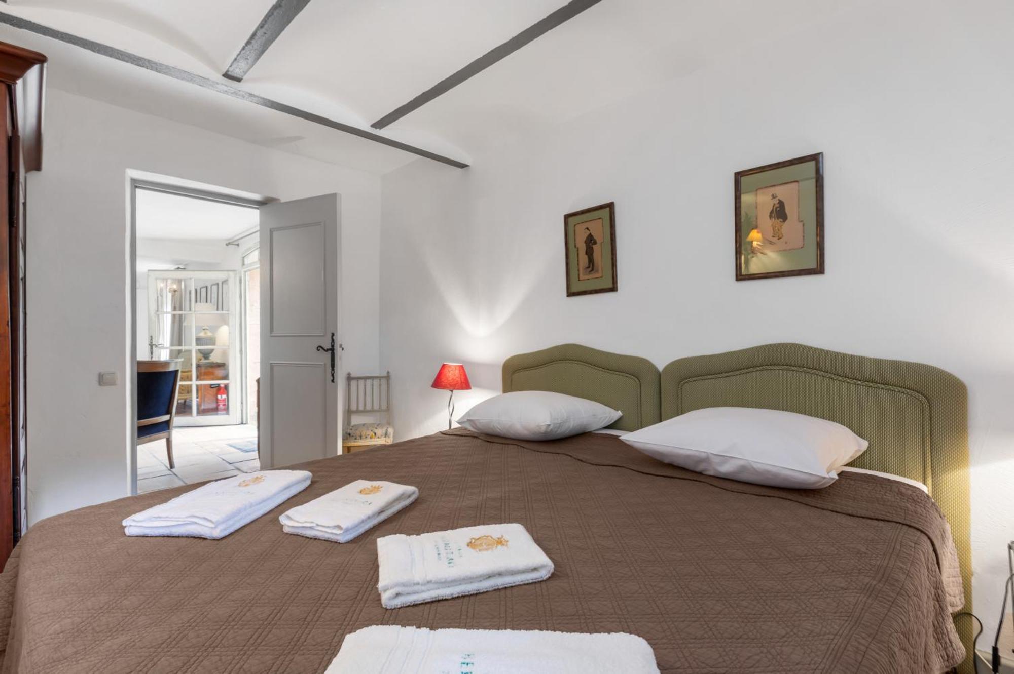 Chateau Hermitage De Combas Aparthotel Servian Buitenkant foto